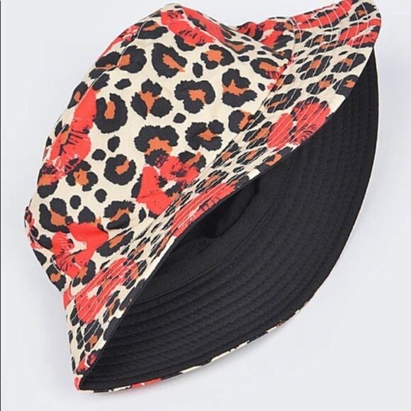 Cute Reversible Poppy colored Lipstick Leopard Hat‎ - Picture 1 of 5